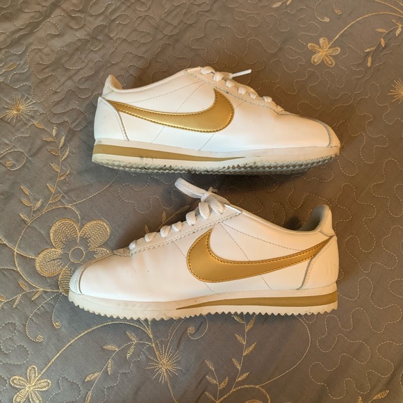 Nike Shoes - Nike Classic Cortez White Metallic Gold!